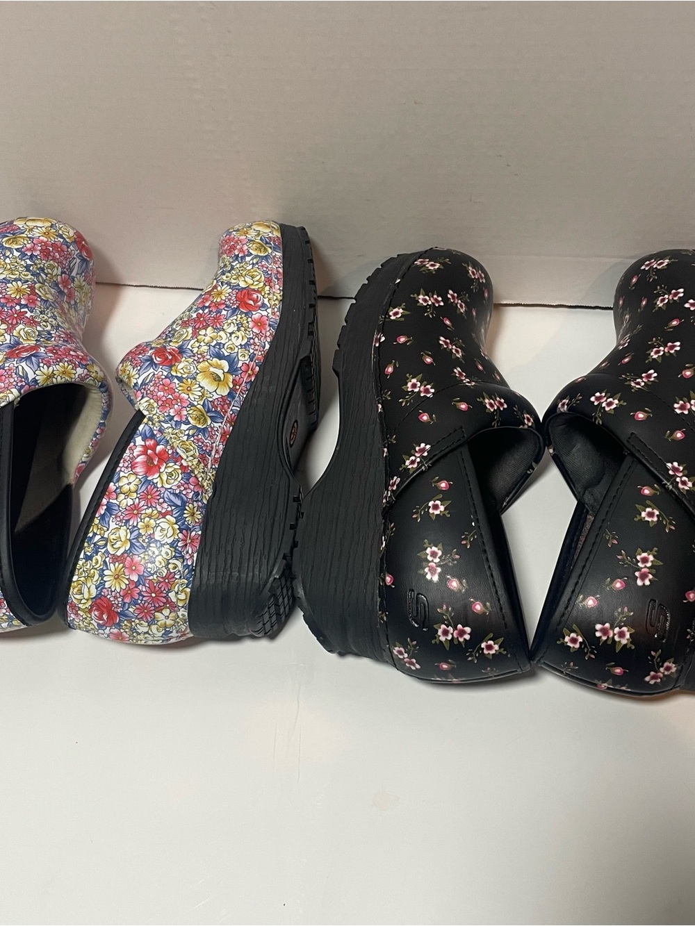 Skechers Work Women’s Size 8 Slip Resistant Floral Clogs Lot of 2 Pairs - Picture 4 of 8